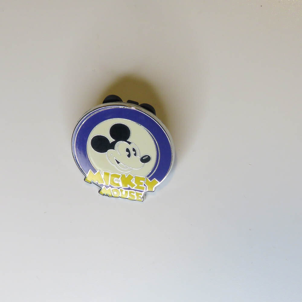 Disney Pin Circle Mickey Mouse Smiling Purple 2010 (C9)