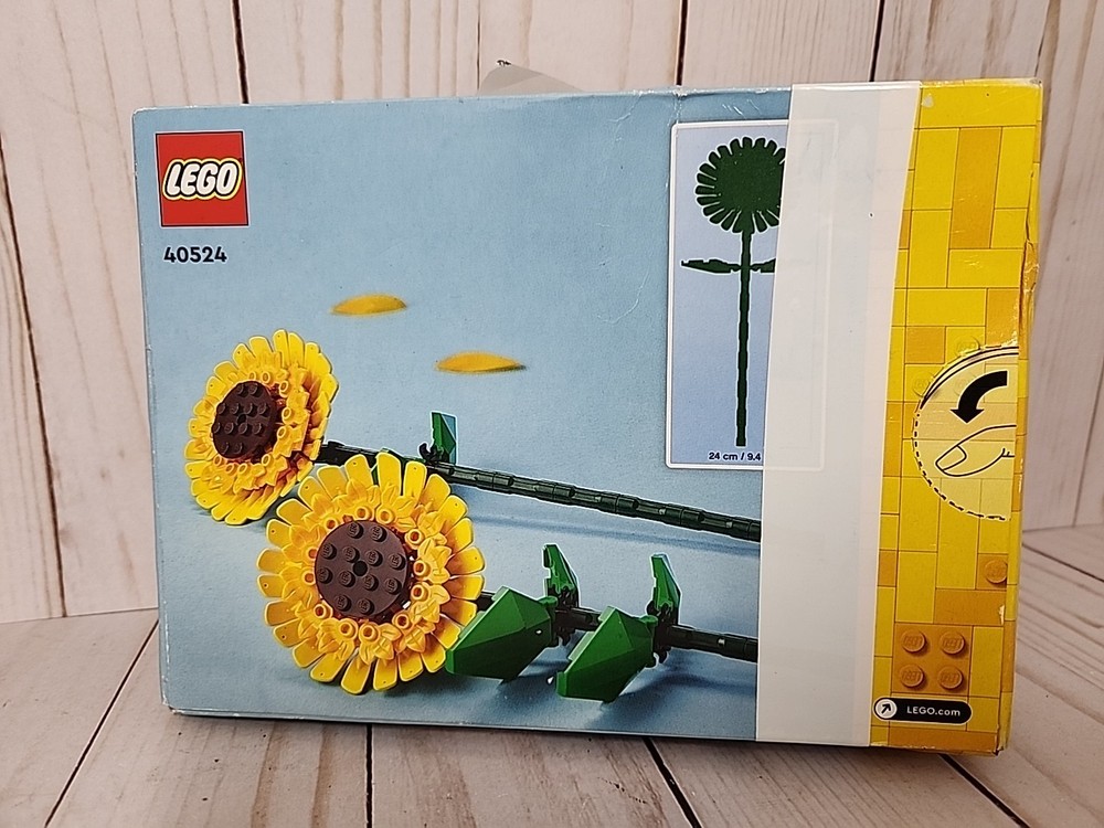 LEGO Sunflowers Building Kit 40524 New with Damaged Box