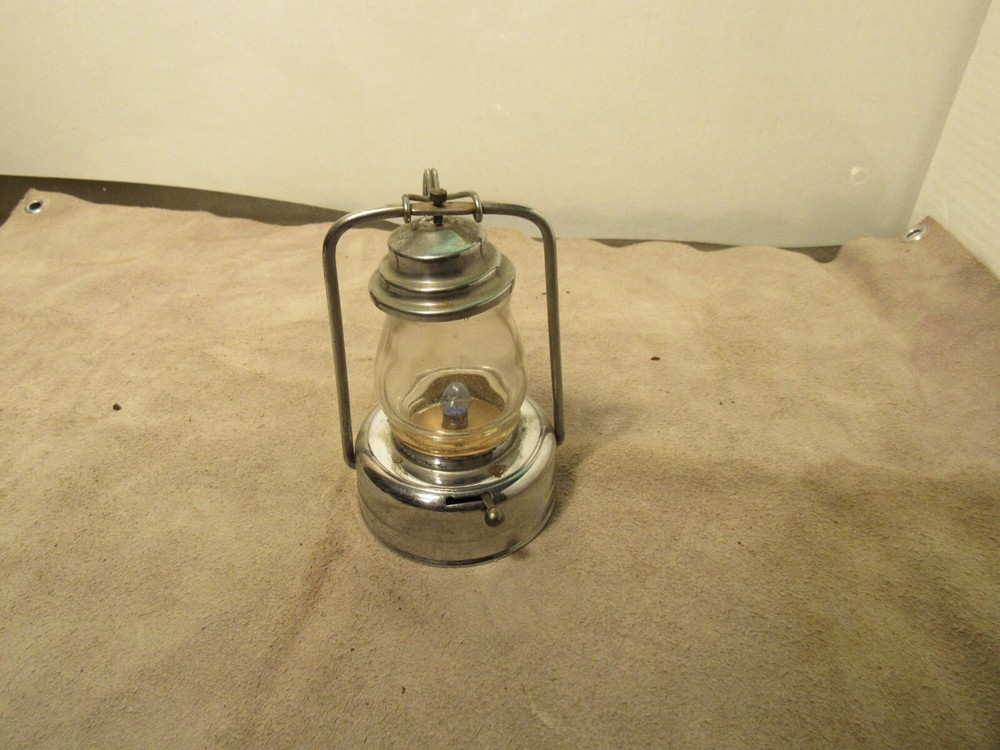 Vtg CROWN Mini White Light Skate Camping Lantern Battery Operated Hanger JAPAN