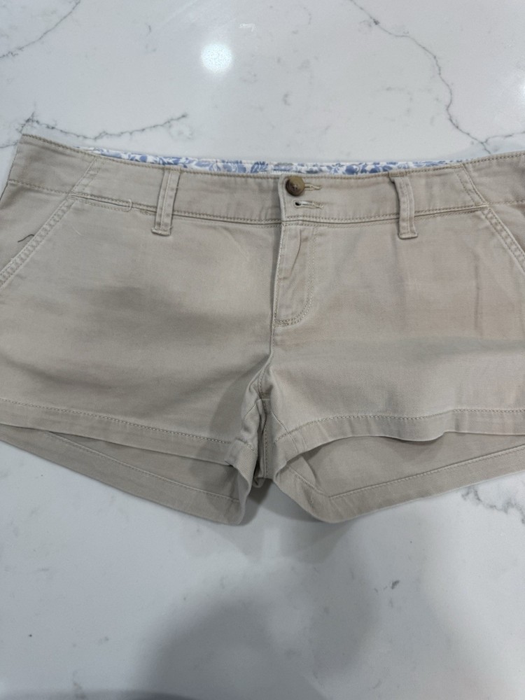 American Eagle Women's Size 8 Stretch Low Rise Khaki Shorts 2011 Vintage EUC
