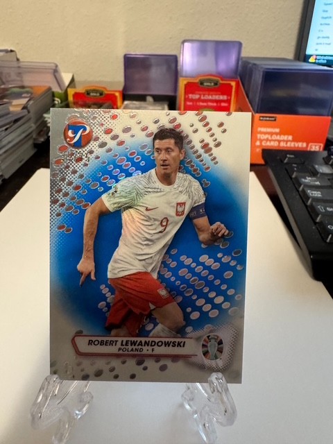 2023 Topps Pristine UEFA Euro 2024 Robert Lewandowski #123 Blue Refractor 75/75