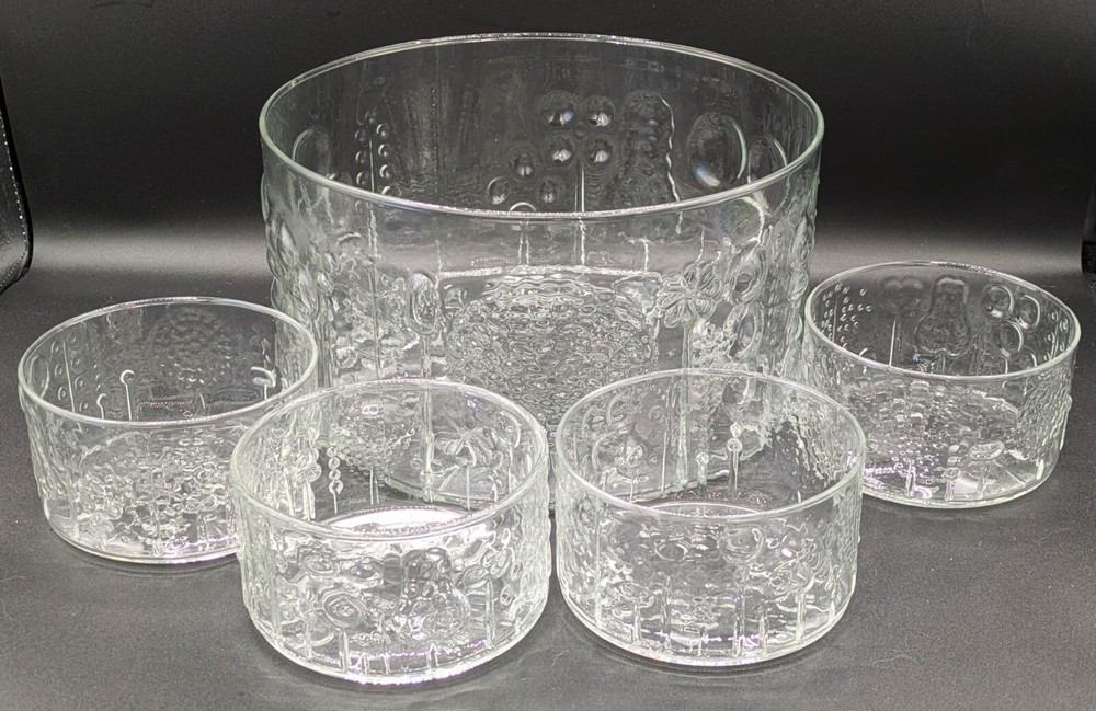 Iittala Finland Flora Salad Bowl Set by Oiva Toikka