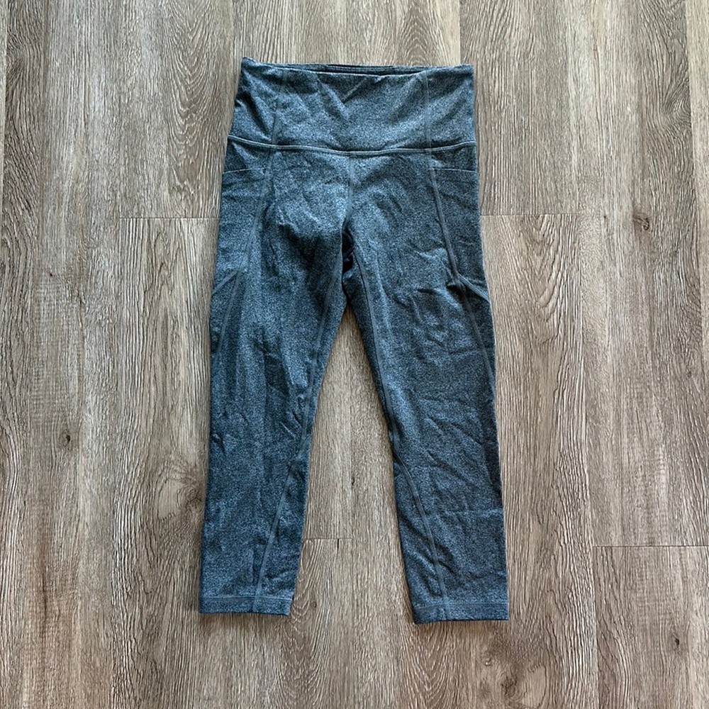 Athleta High Rise Powervita Capri Leggings in Gray XS with Stash Pockets
