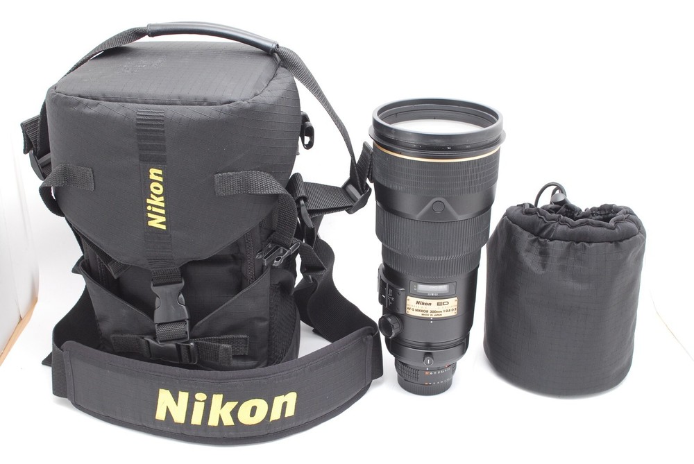 Nikon Nikkor AF-S 300mm f2.8 D ED II Lens EXC+5 Tested with Bag Japan MF Only