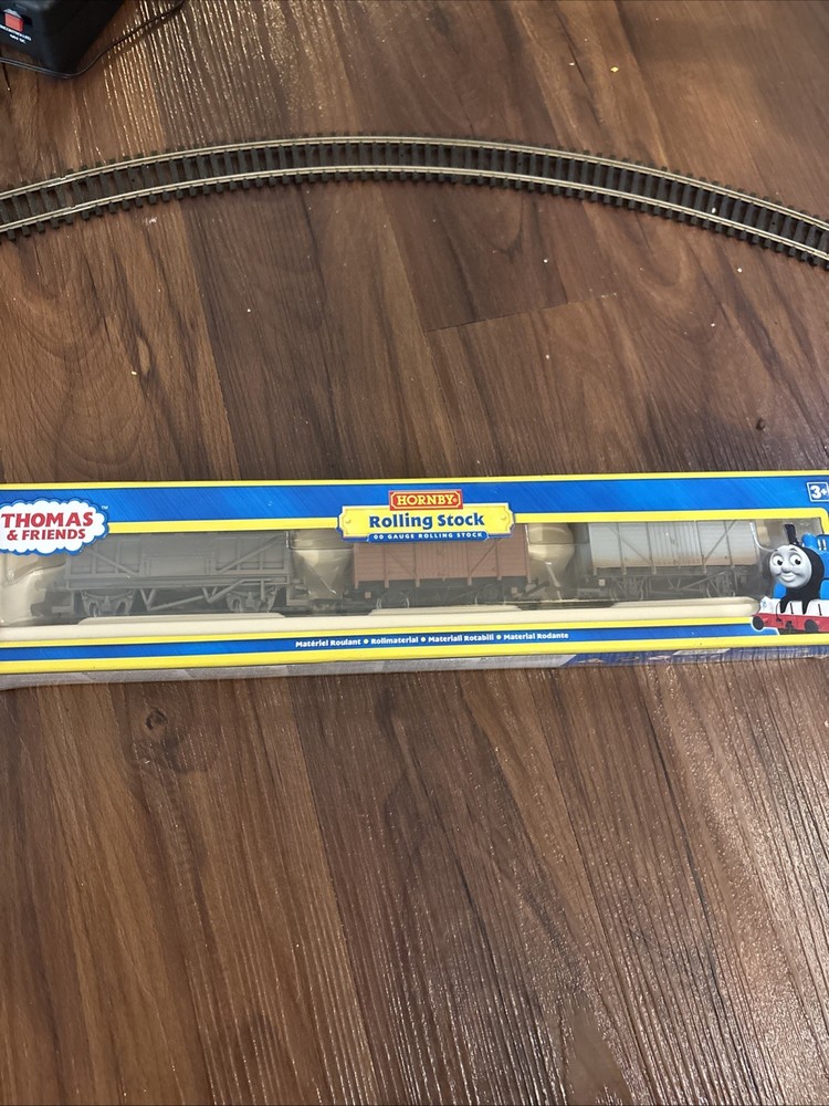 Hornby Thomas R9705 Rolling Stock Pack 3x Assorted Vans; Cattle Car MINT