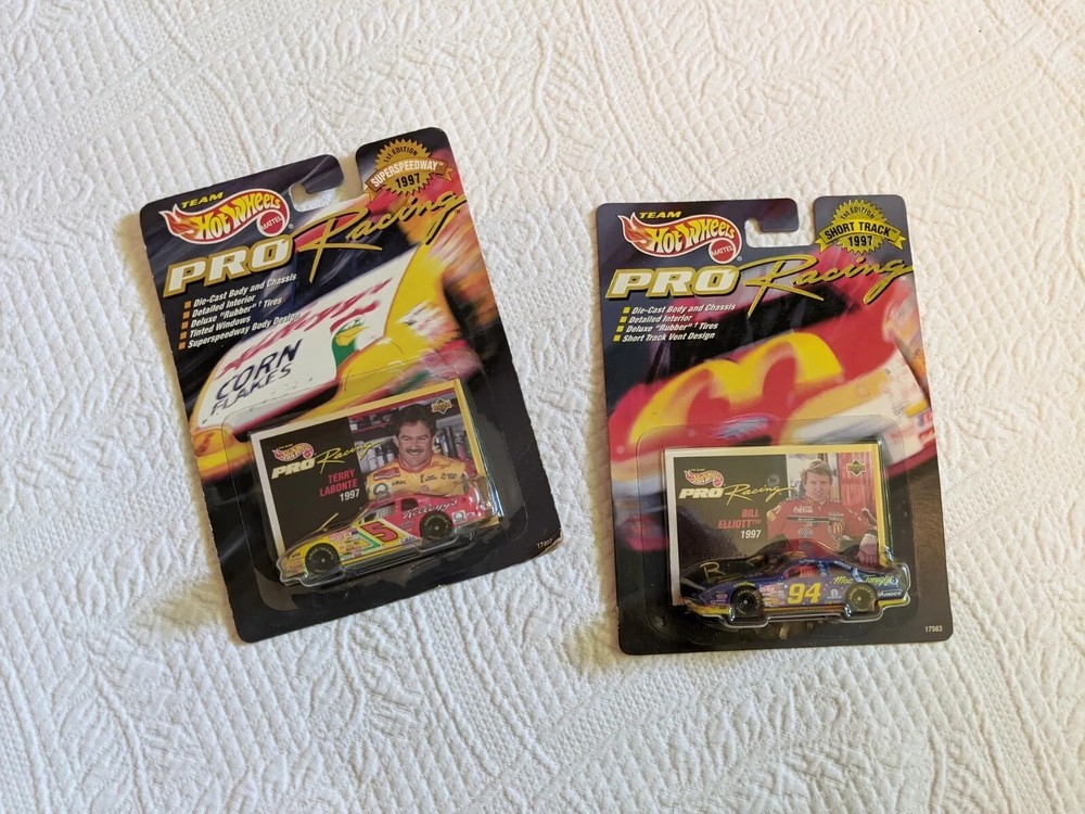 Hot Wheels Pro Racing Lot Two Labonte Elliott Die Cast Race Cars 1997 Team
