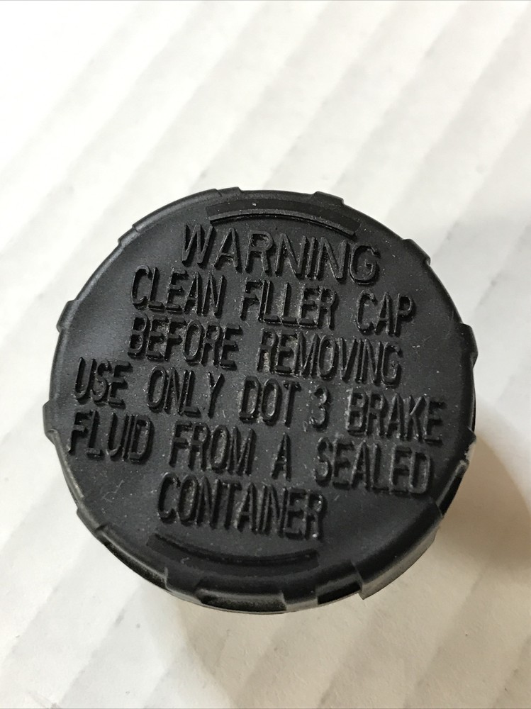 Nissan Versa Juke Master Cylinder Brake Fluid Reservoir Bottle Top Cap