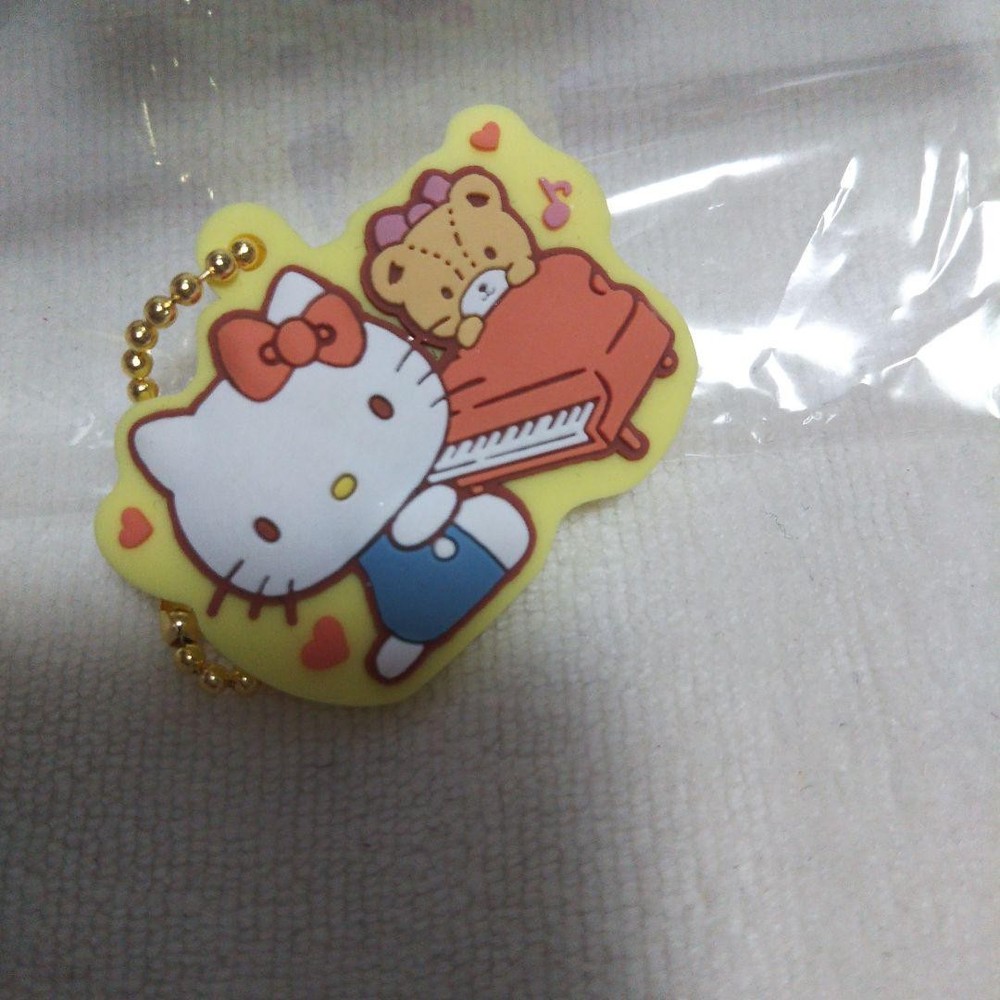 Hello Kitty Cute Rubber Keychain for Bags and Keys
