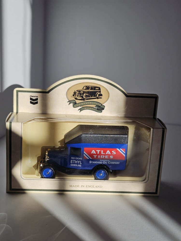 Lledo Chevron STANDARD OIL 1931 Atlas Tire Delivery Truck Die-cast Toy Blue NIB