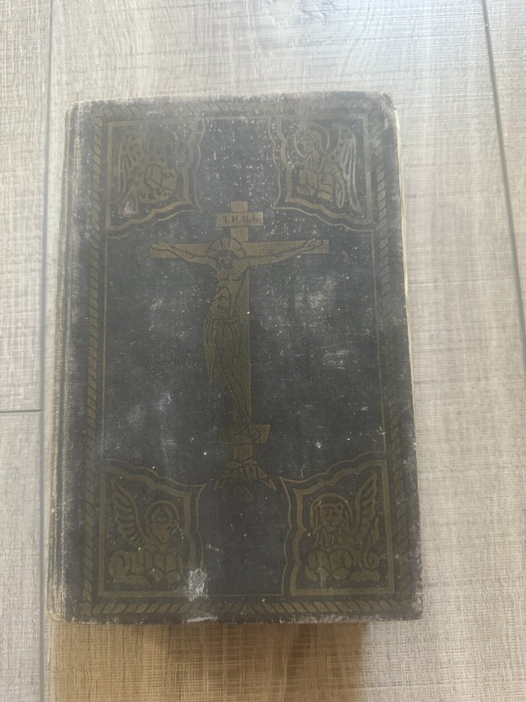 New Testament . Saint Petersburg.  1892 years. Good Condition. 838 Pages-image