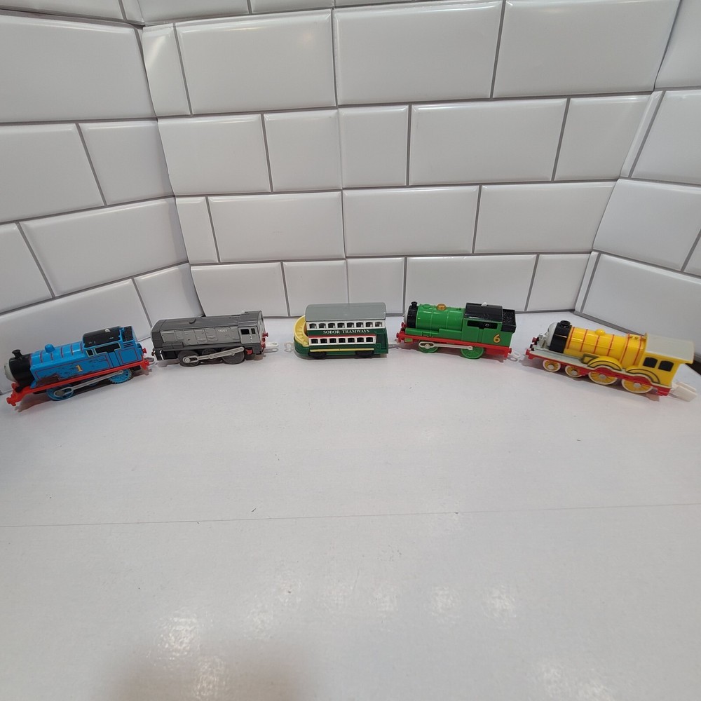 Gullane Thomas Train Set with 5 Characters Including Percy and Molly 4.5 Inch