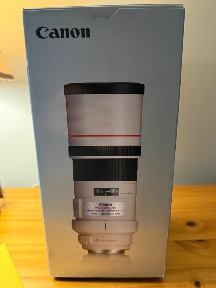 Canon EF 300mm f/4 L IS USM Lens