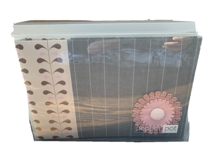 NWT gift card company photo album - Holds 30 Photos. Modern Floral. Pepper Pot-image