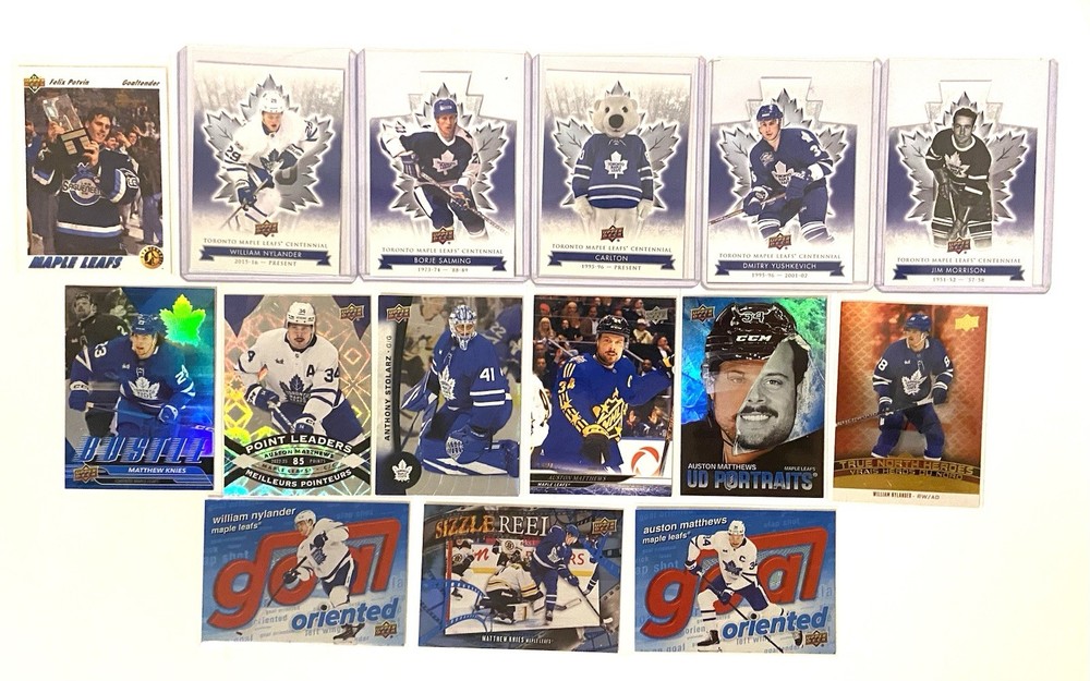 Toronto Maple Leafs - 15 Hockey Card Lot - Matthews Nylander Knies And More