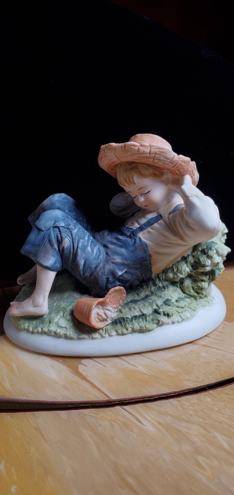 LEFTON Hand Painted Porcelain Figurine KW 3839 Boy Resting Sleeping Vintage