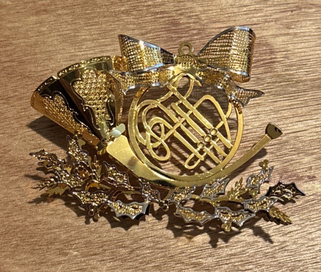 Vtg 1997 Danbury Mint French Horn 23kt Gold-Plated 3-D Christmas Ornament Bow