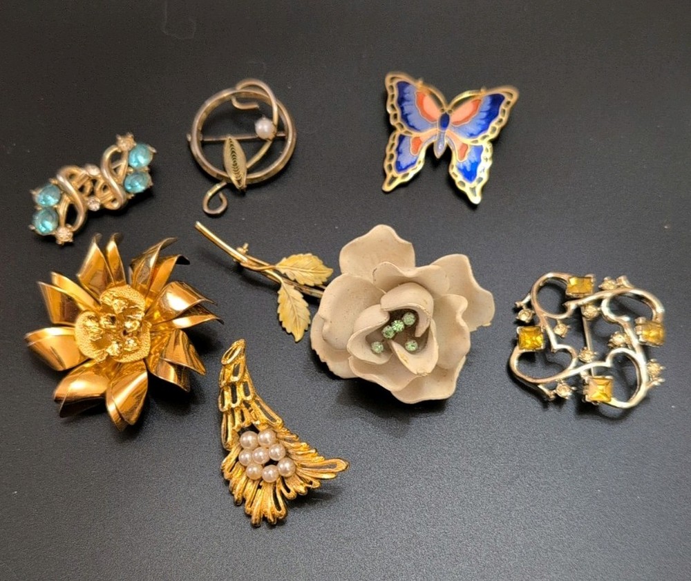 Vintage Lot Of 7 Gold Tone Brooches/Pins