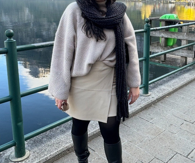 Max Studio Beige Faux Leather Mini Skirt Pull On Size L