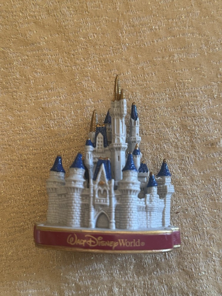Disney World Cinderella Castle 3D Magnet - Magic Kingdom Souvenir
