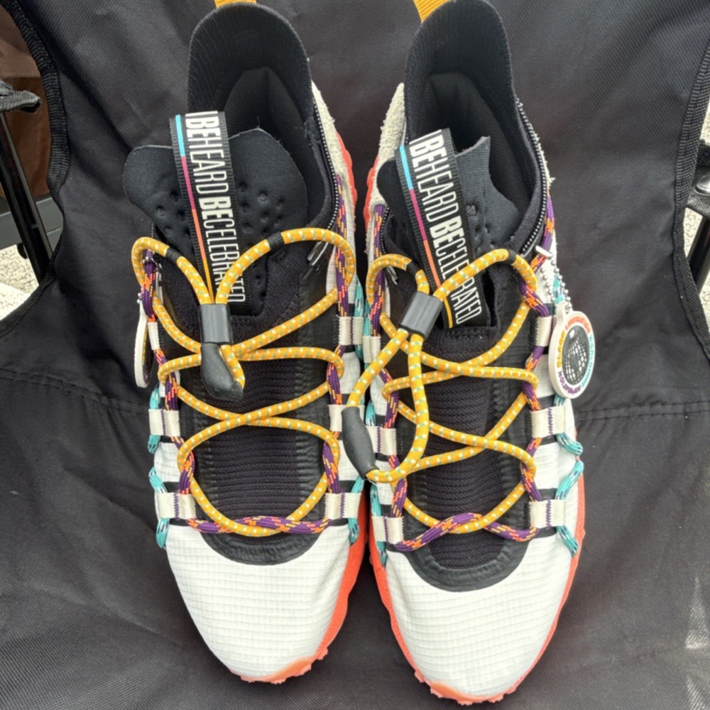 Under Armour Colorblock Cushioned Lace Up Low Top Athletic Sneakers Black Orange