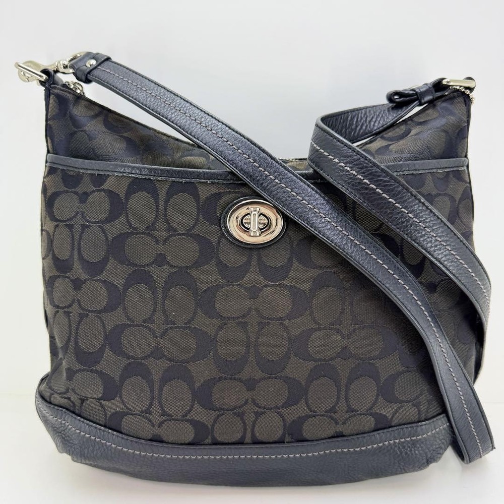 Coach Brown Canvas Shoulder Bag Authentic G06213020