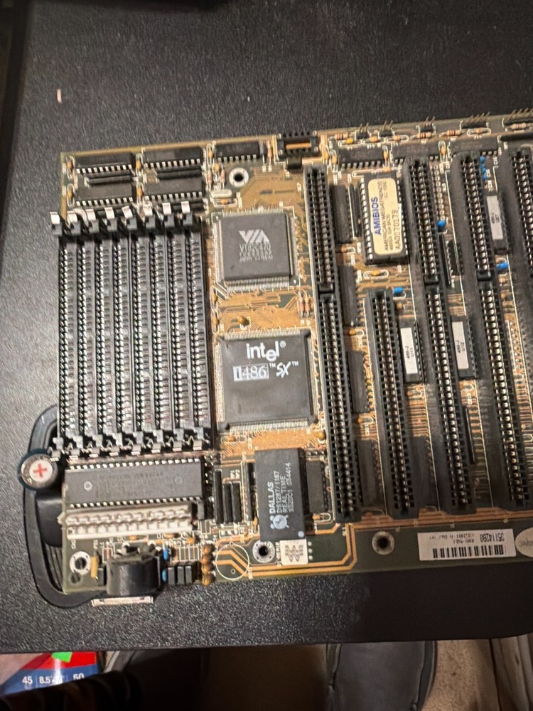 Magitronic 486SX-25 Full-Size AT Motherboard VIA VT82C470 AMIBIOS 1993 8xISA