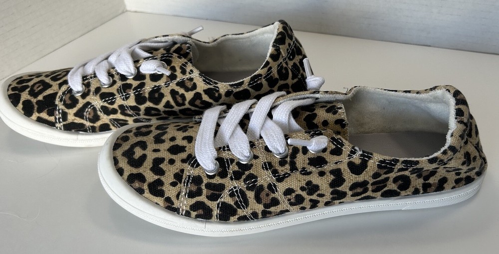 Women's Size 8 Cheetah Print - Slip on - Sneakers Shoes w No Tie Laces