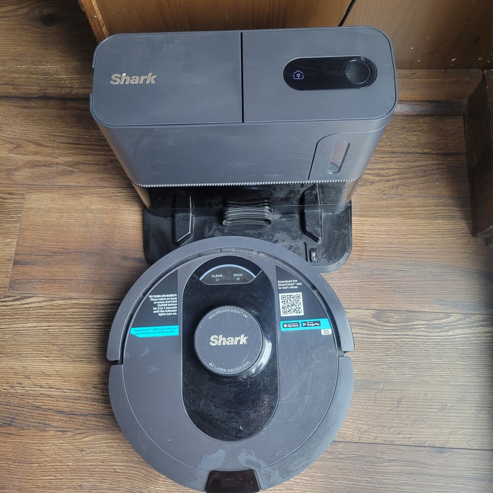 Shark AI Robot Bagless Self-Empty Vacuum with HEPA Filter Wi-Fi App AV2510SOUS