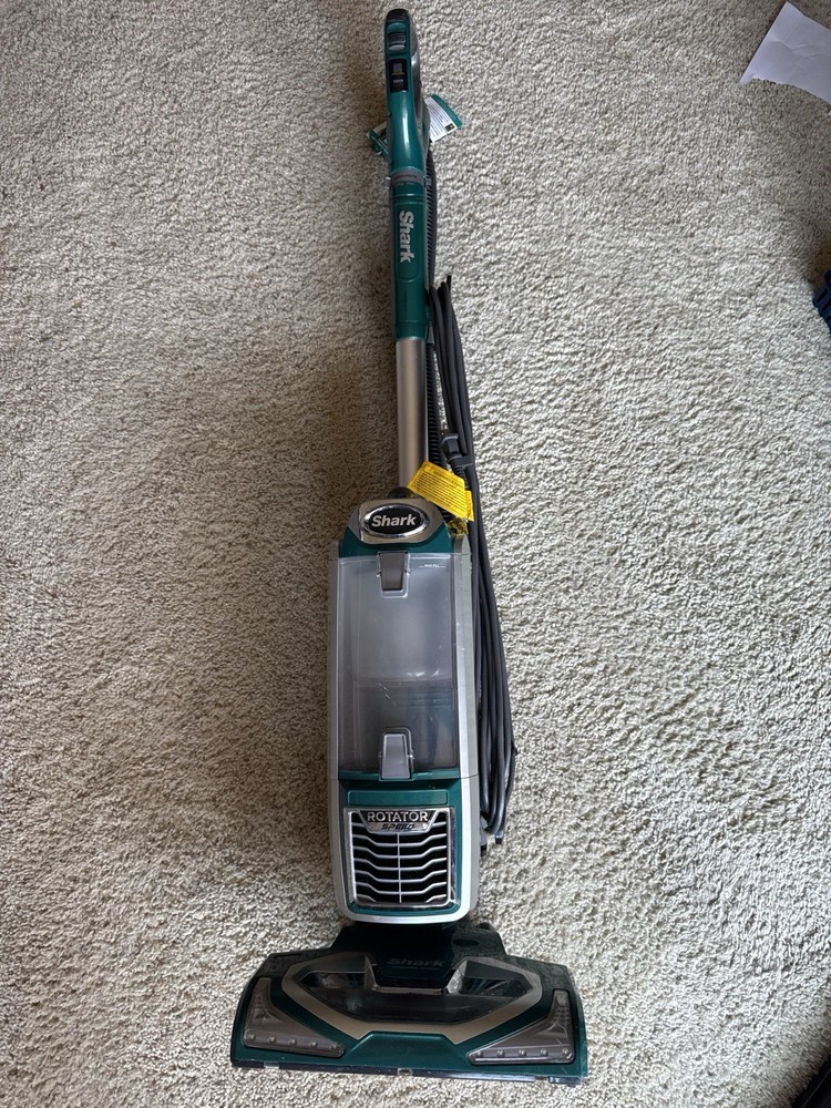 Shark Rotator Speed NV680 Upright Vacuum with Lift-Away in Green #155
