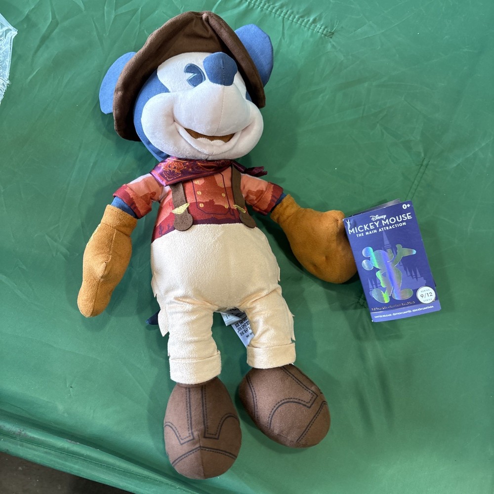 Mickey Mouse The Main Attraction Series 9 of 12 Plush Brand New Disney World Exclusive