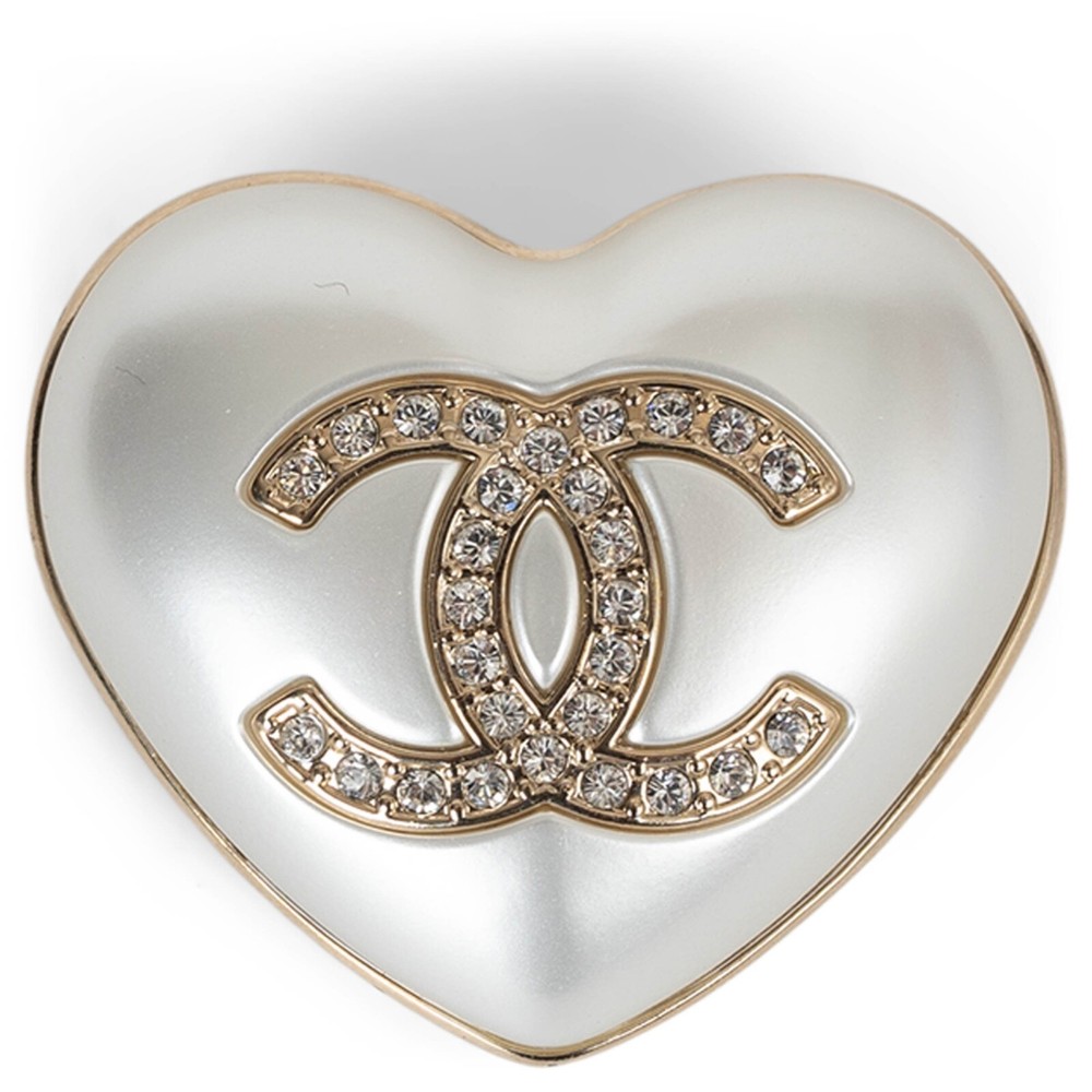 71699 auth CHANEL  pearly white resin 22B STRASS CC PEARL HEART Brooch