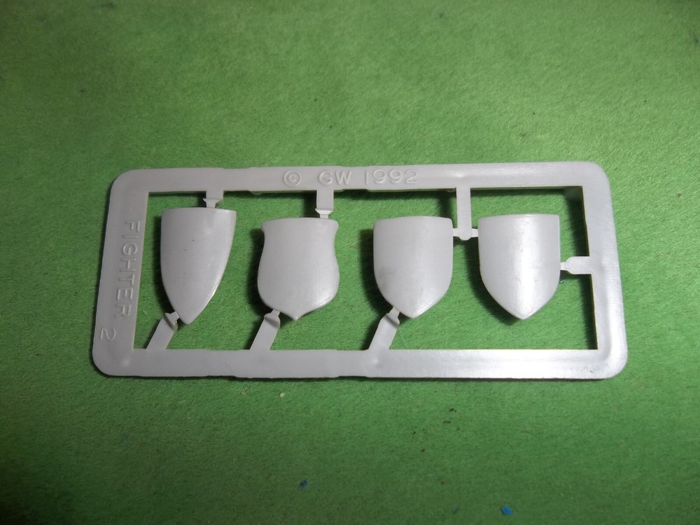 WARHAMMER  4  PLASTIC FIGHTER   SHIELDS   LOT S
