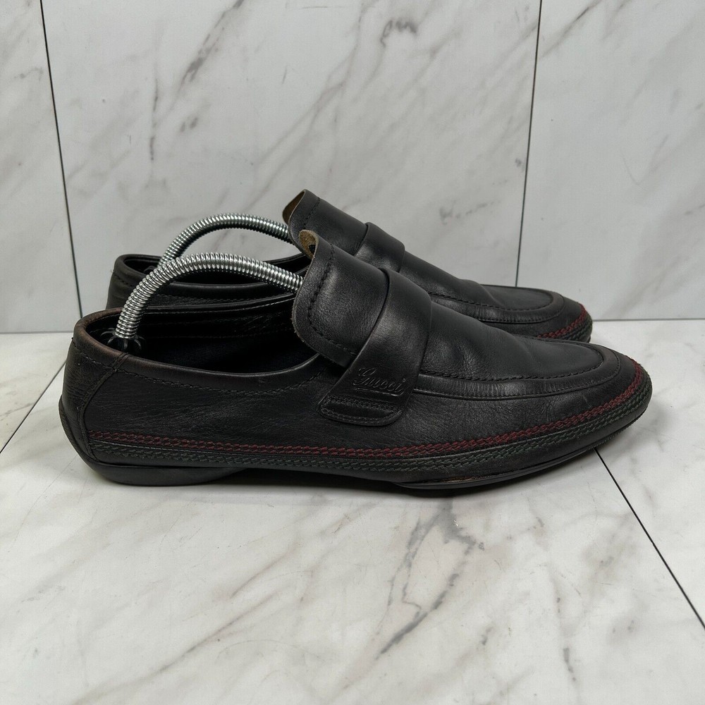 Gucci Men's Size 7 E Wide EU 40.5 Black Leather Slip-On Loafers with Contrast Stitch