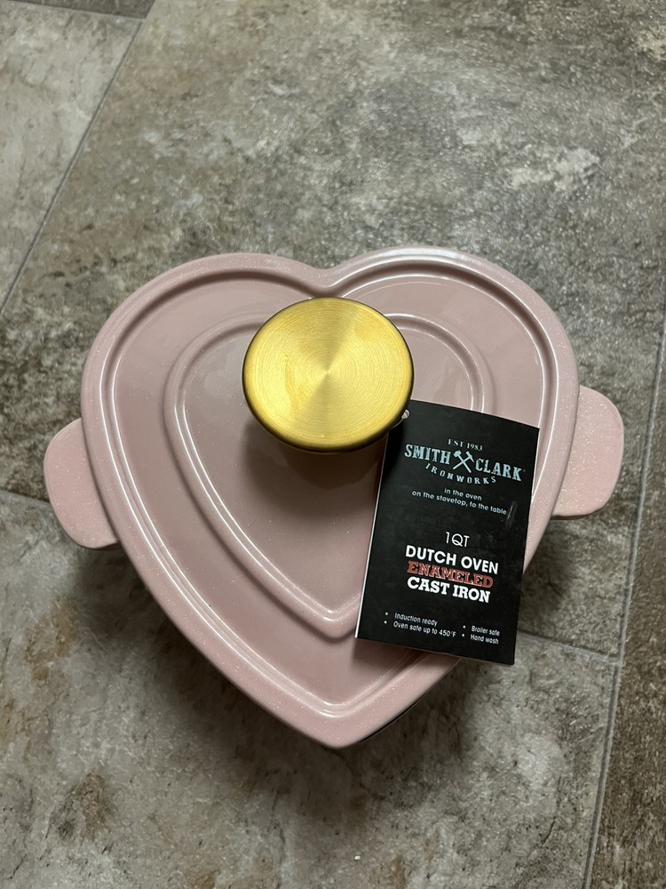 Smith & Clark Ironworks Pink Heart Shaped Dutch Oven 1QT Enameled Cast Iron NEW