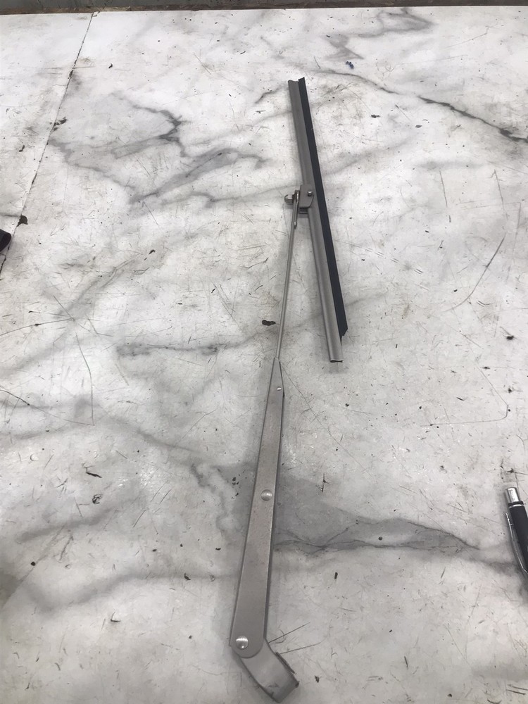 81 Sea Ray 260 Sundancer Boat windshield wind shield wiper arm blade