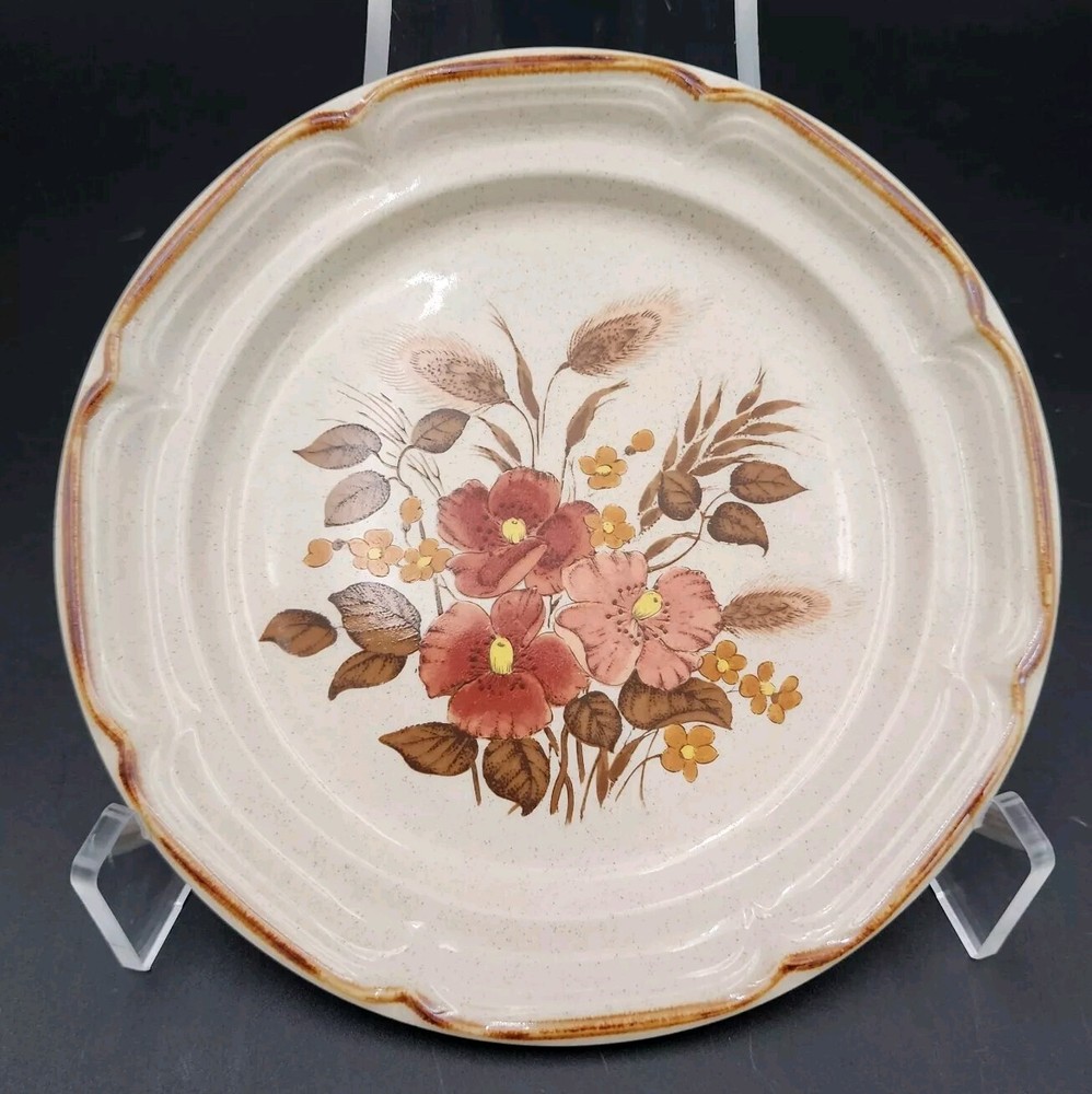 Endura Collection Festive Stoneware Salad Plates 7.5