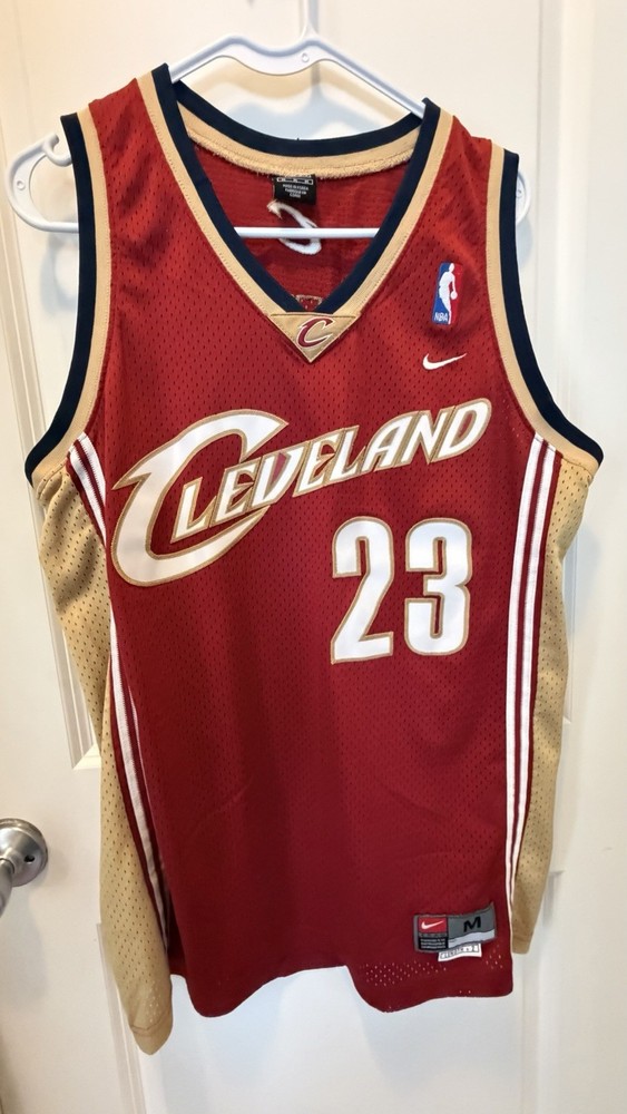 Nike LeBron James Cleveland Cavaliers Jersey #23 03/04 Size Medium +2 Length