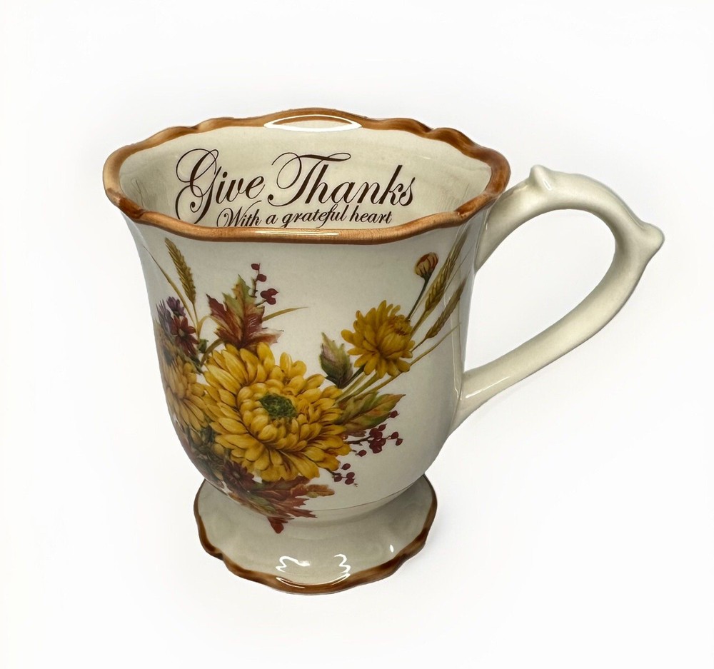 Cracker Barrel Footed Give Thanks Family Blessings Mug 4 5/8 Inches