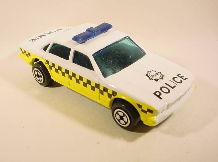 Corgi Auto City White/Yellow Jaguar Police Car Mint Loose