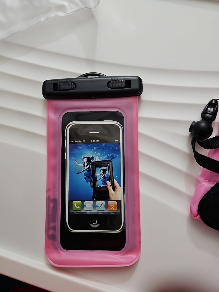 Waterproof phone pouch