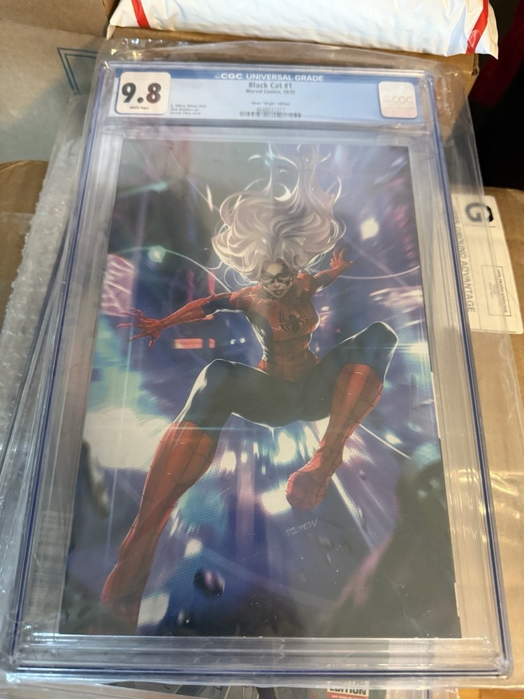 BLACK CAT #1 DERRICK CHEW 1:50 Cgc 9.8