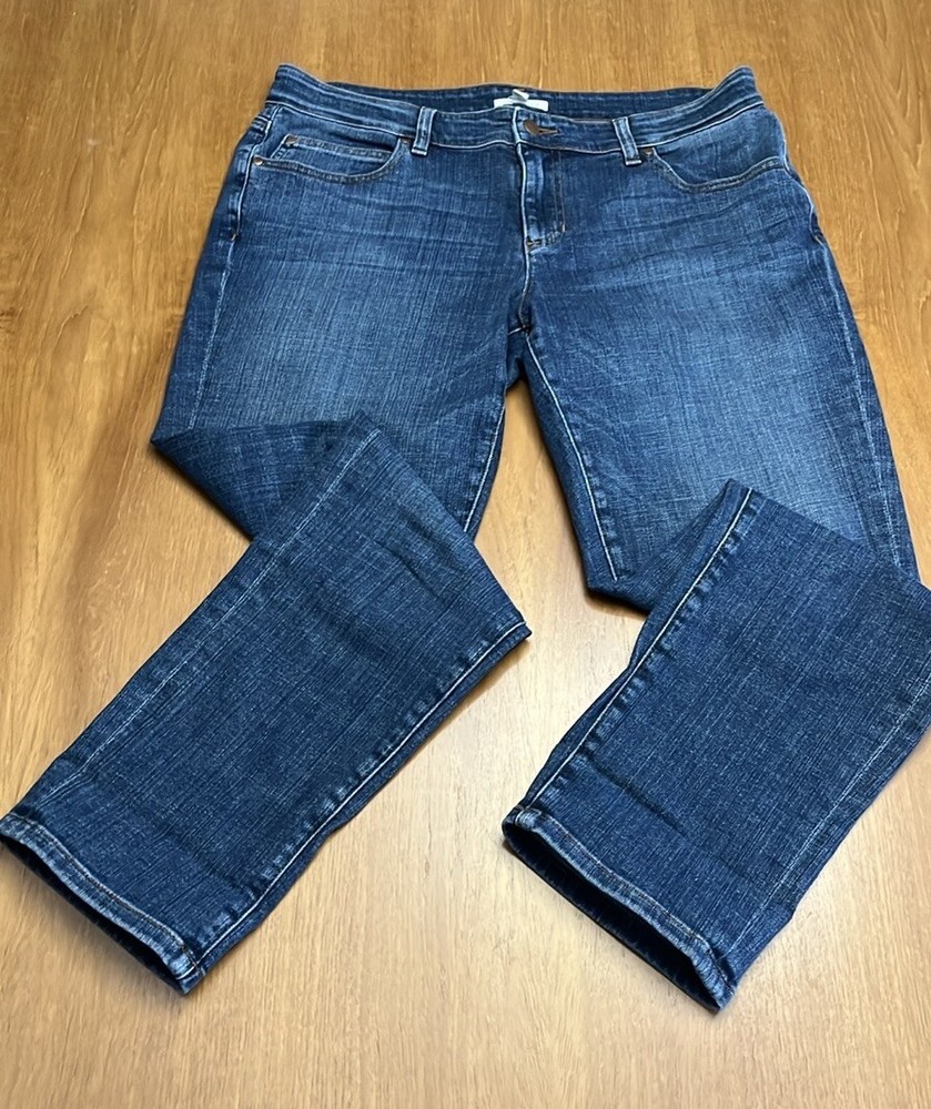 Eileen Fisher Mid-Rise, Med. Wash , Denim Blue Jeans, Straight Leg, Size 8