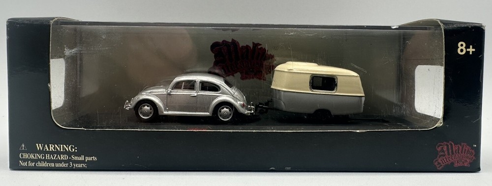 Malibu International VW Kafer with Caravan Silver Car  1:87 Scale + Display Case
