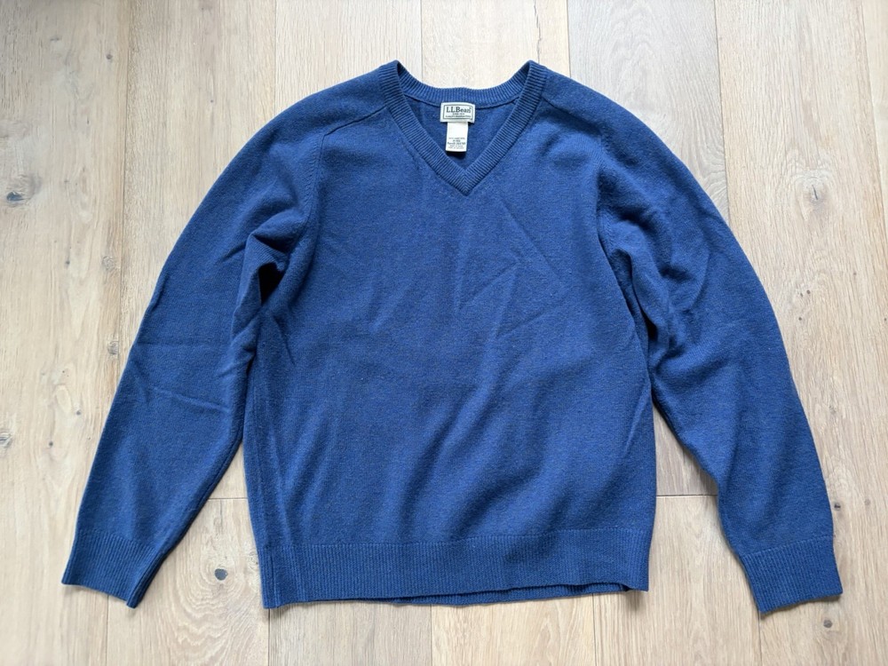 LL Bean 100% wool v neck sweater in heather blue - size medium
