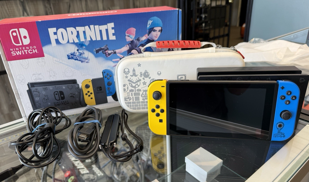 Nintendo Switch Fortnite Wildcat Console Bundle - NO CODE