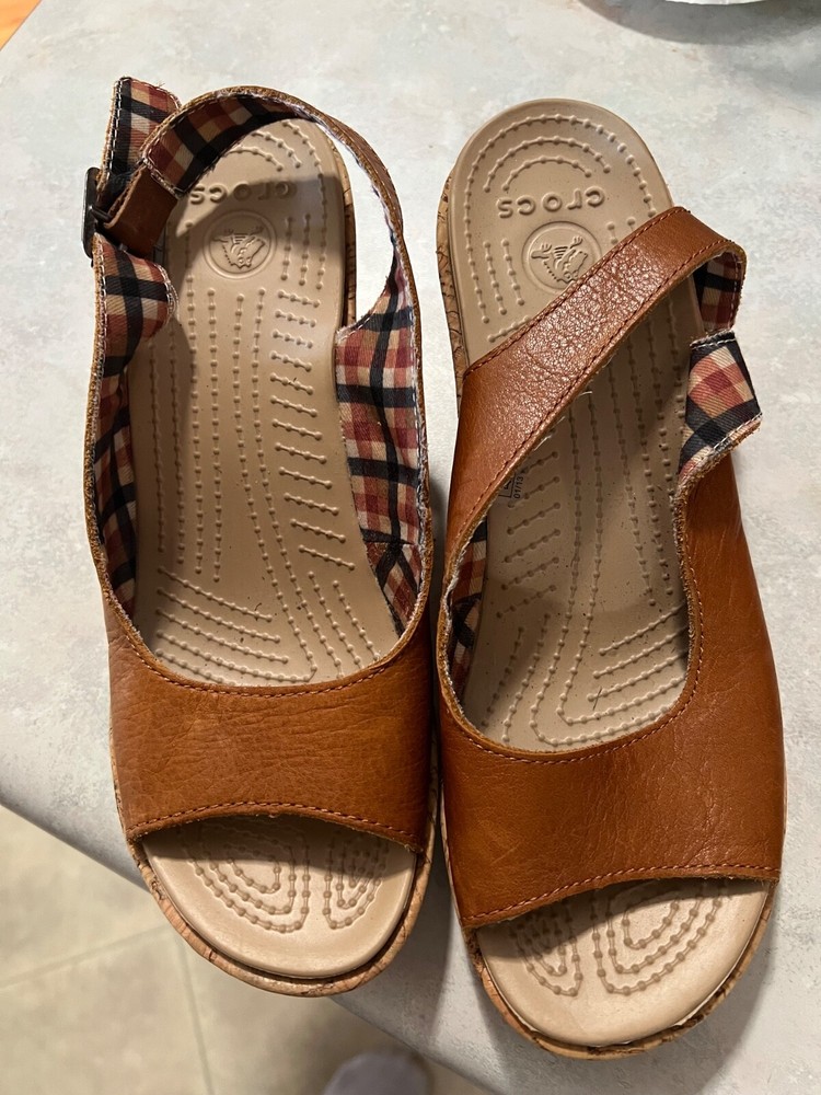 Crocs A-Leigh Brick Brown Leather Cork Wedge Slingback Sandals Size 7.5