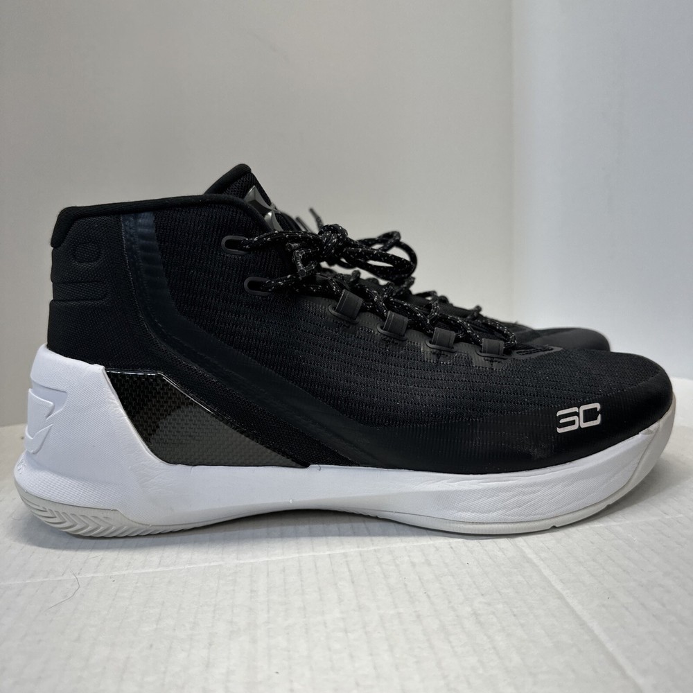 Size 12 - Under Armour Curry 3 Cyber Monday-image