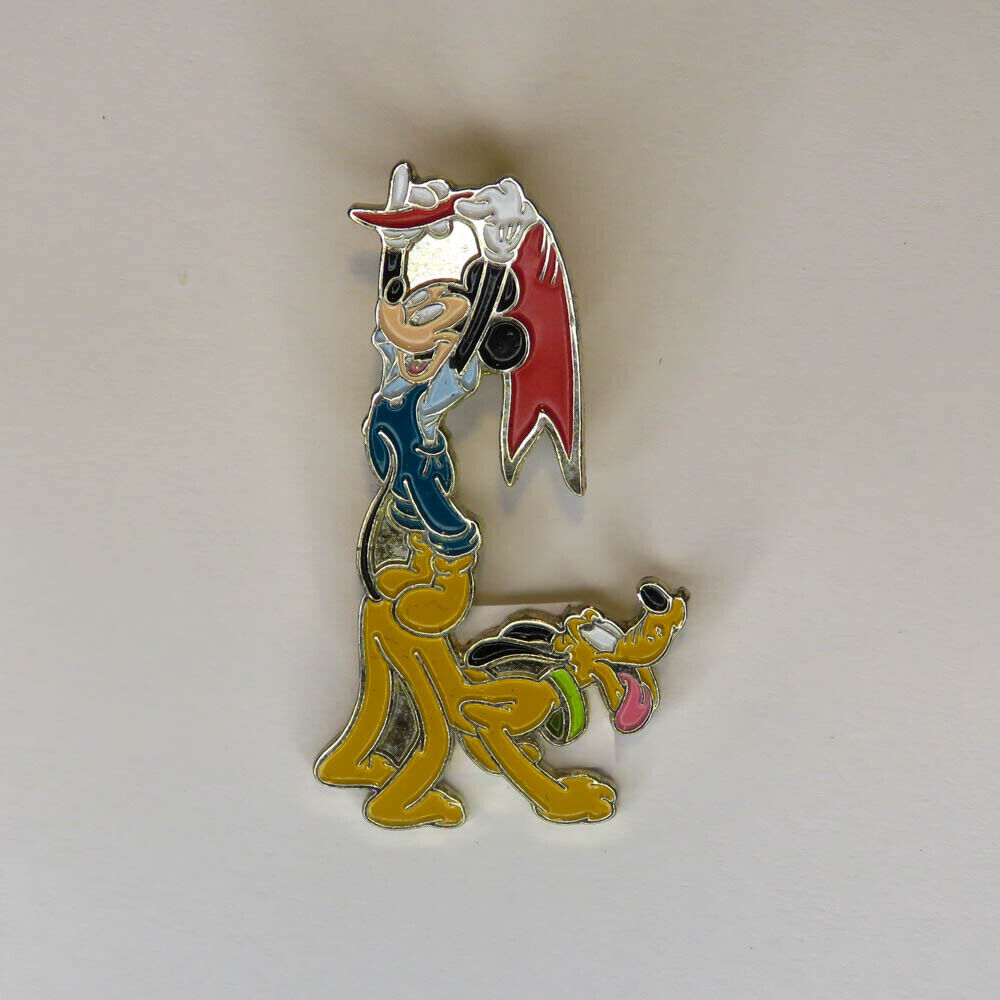 Disney  Mickey and Pluto Chirstmas Holiday Decorating Pin