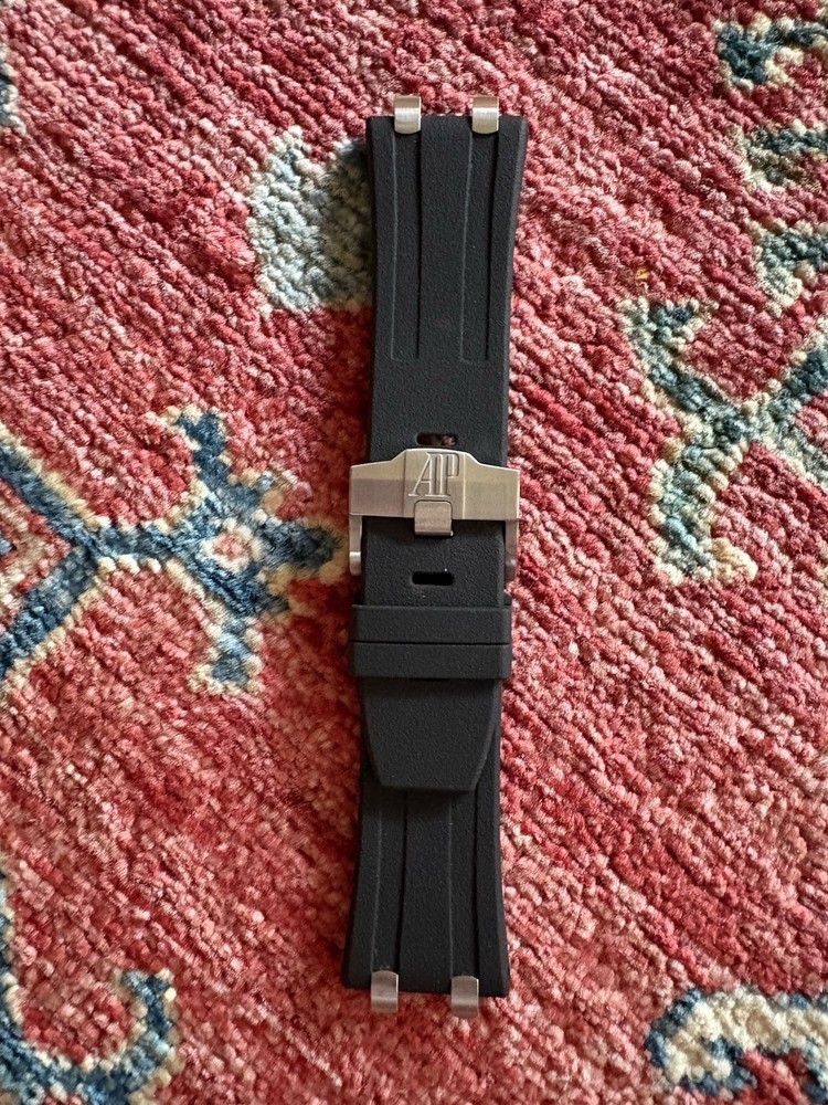 AUDEMARS PIGUET Royal Oak for 42mm Case. Rubber Strap w/ BUCKLE & CLASP FULL-SET