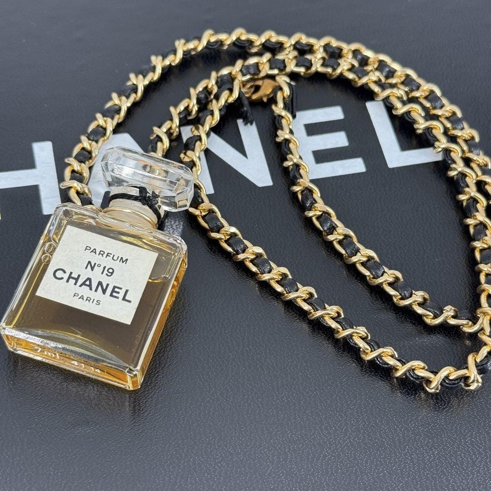 Chanel N19 Perfume Necklace Leather Gold Chain 65cm Pre-Owned AB